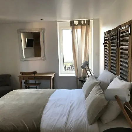 Hotel Logis O 3*